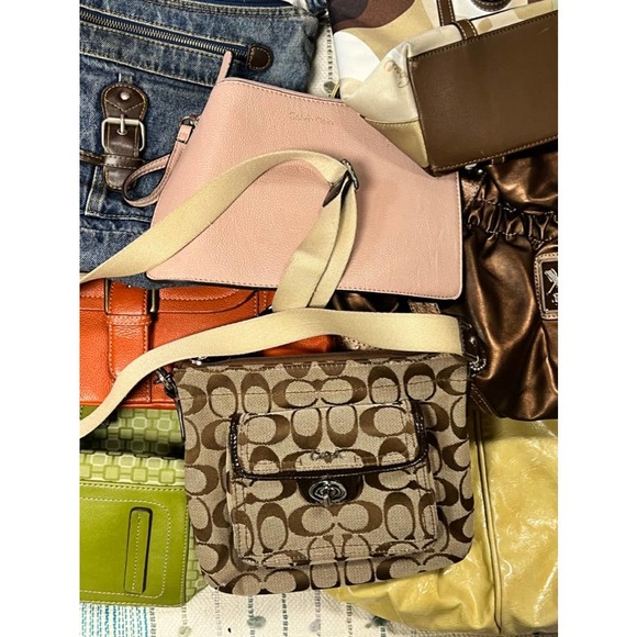 5 Pound Box of Purses - Picture 1 of 4